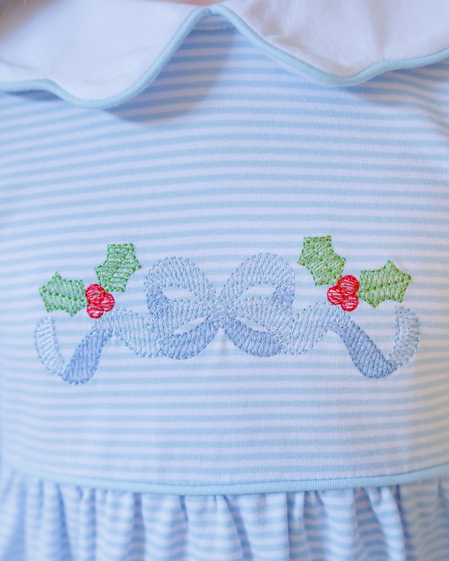 Bows of Holly Bubble